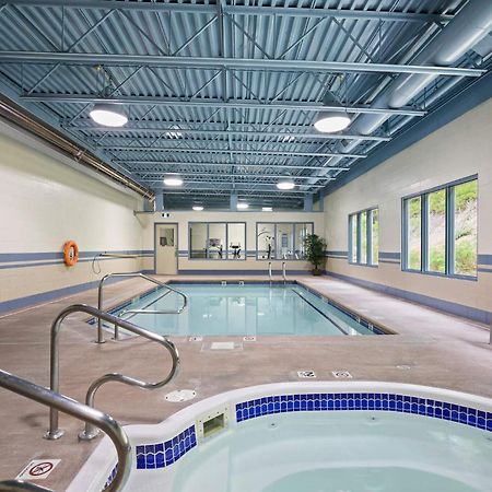 Glenwood Inn & Suites Trail Bagian luar foto