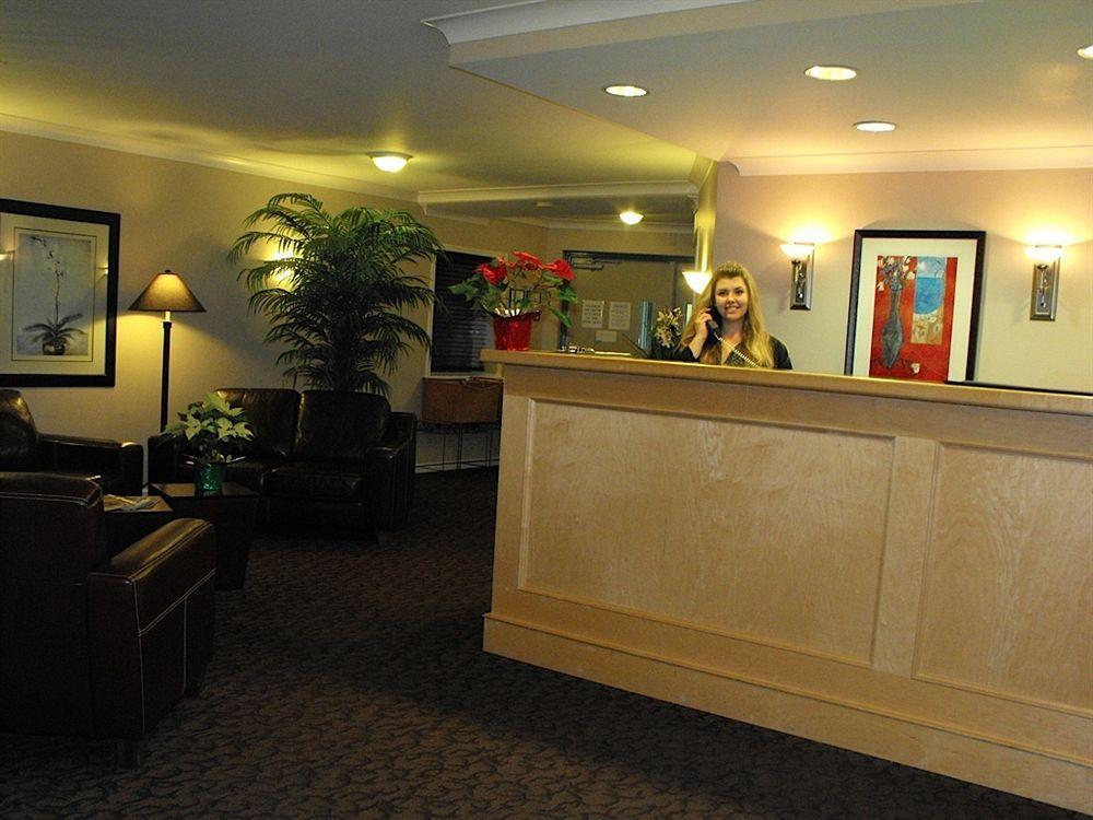 Glenwood Inn & Suites Trail Bagian luar foto