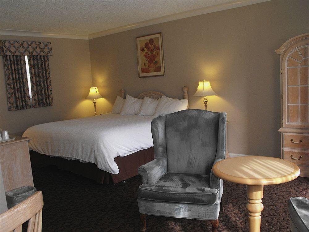 Glenwood Inn & Suites Trail Bagian luar foto