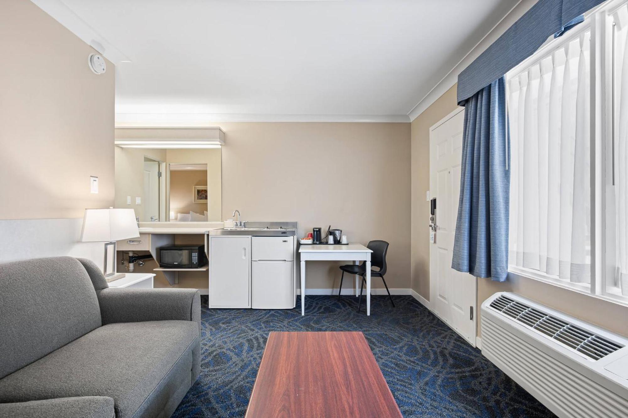 Glenwood Inn & Suites Trail Bagian luar foto