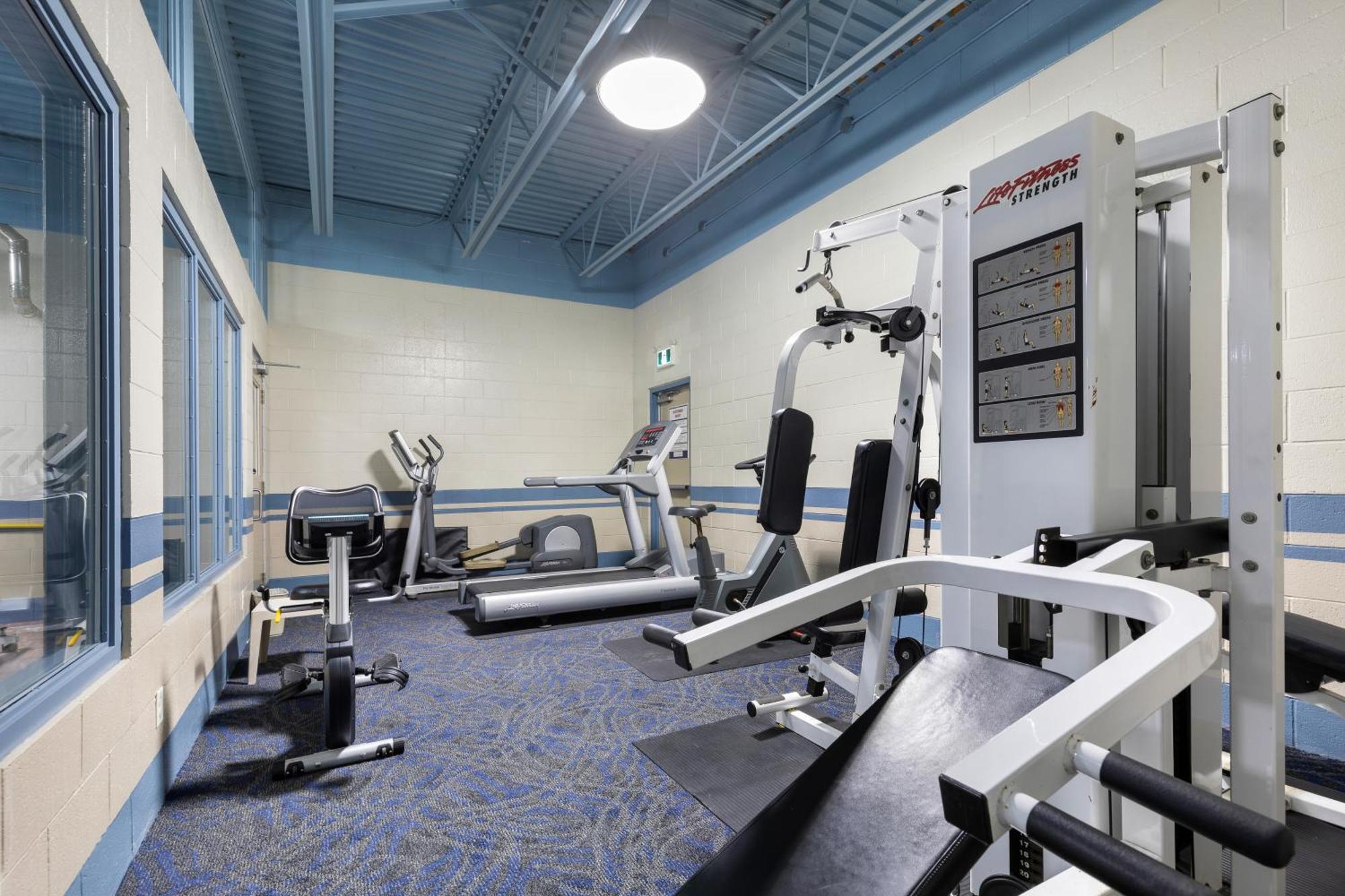 Glenwood Inn & Suites Trail Bagian luar foto