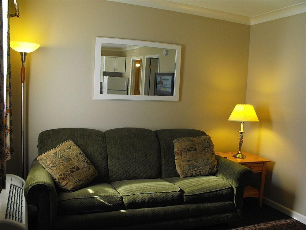 Glenwood Inn & Suites Trail Bagian luar foto